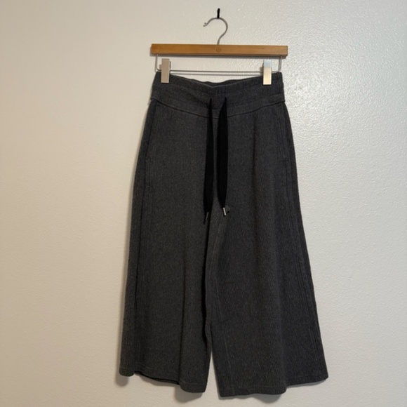 lululemon - Retreat Yourself Crop Heathered Core Dark Ribbed Grey - Size 4 / XS - Picture 2 of 15